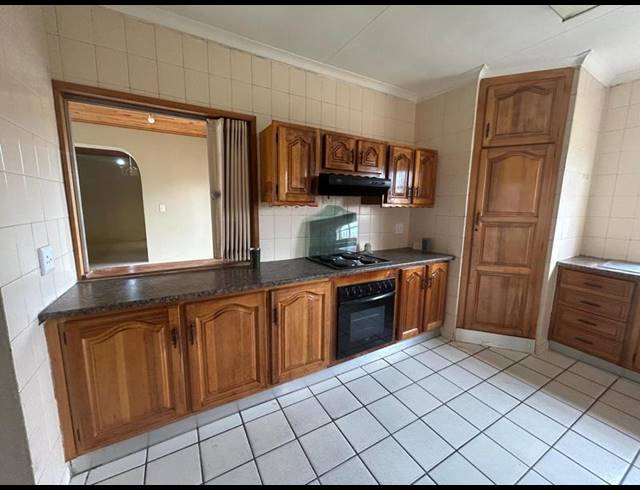 4 BEDROOM HOUSE FOR SALE IN VAALPARK